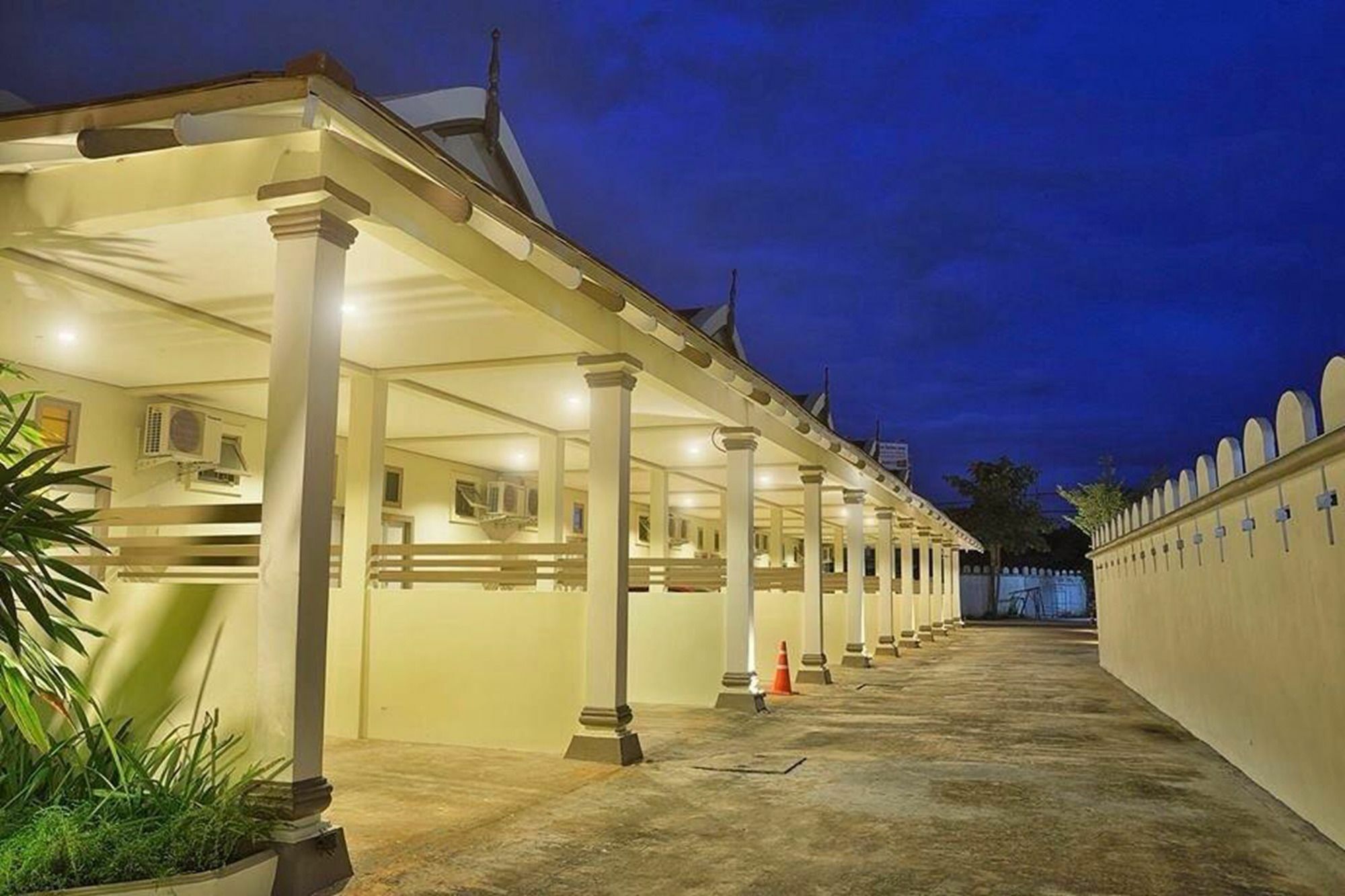 Sleep Station Hotell Surat Thani Exteriör bild