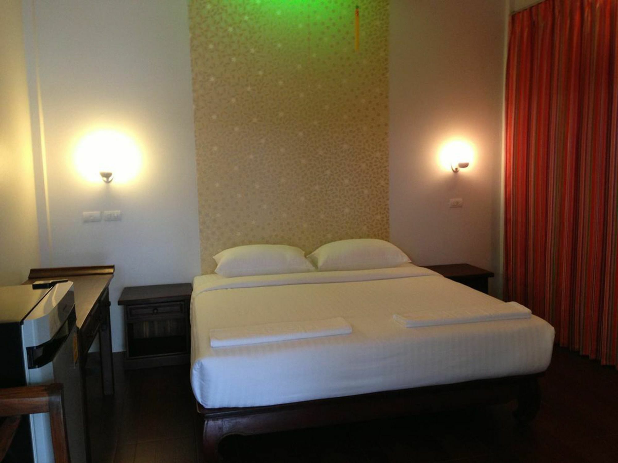 Sleep Station Hotell Surat Thani Exteriör bild